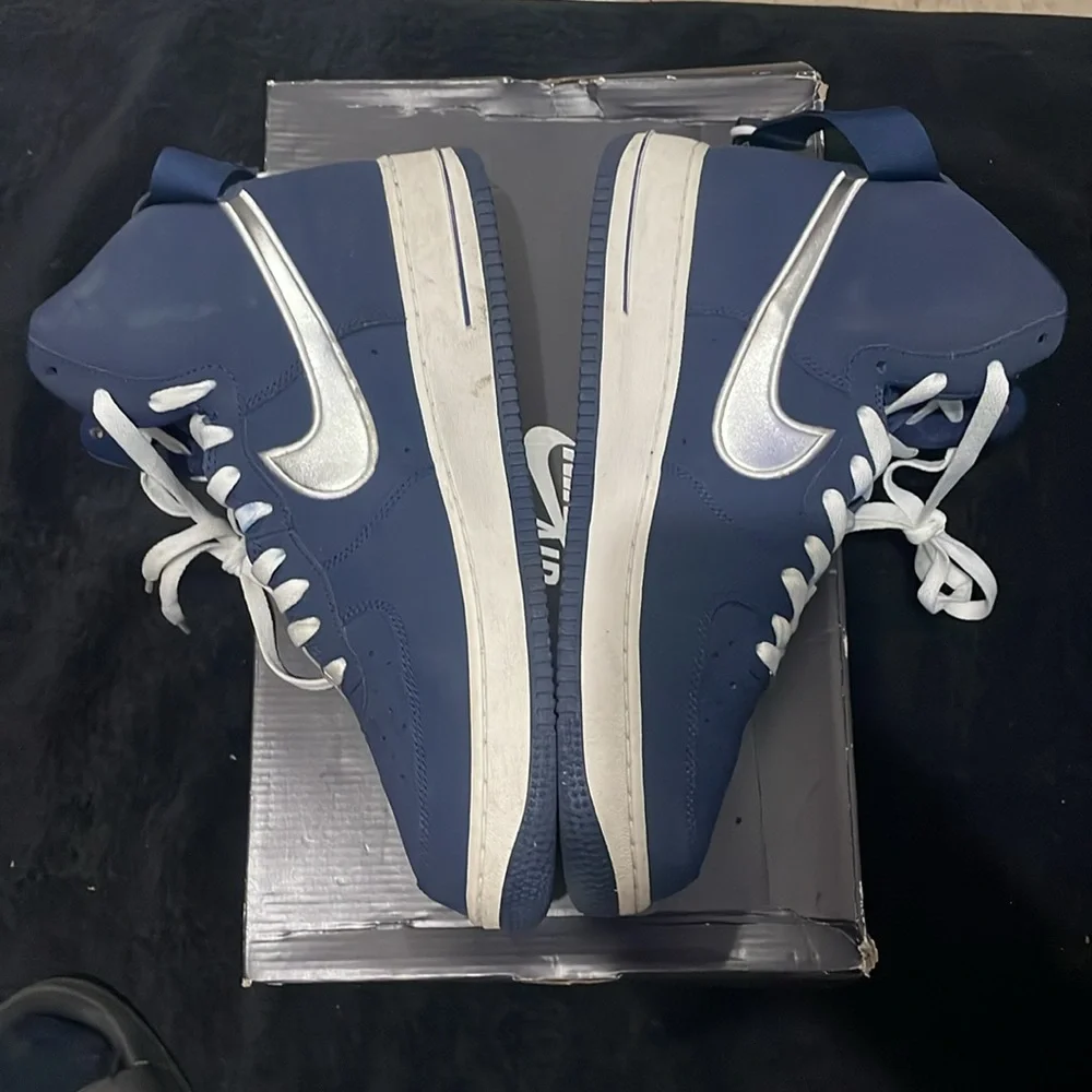 Nike color navy